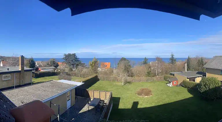 Stor feriebolig med havudsigt i Tejn