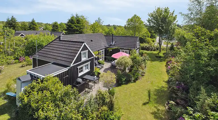 Hyggeligt sommerhus i naturskønne Rågeleje
