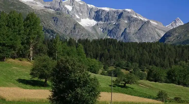 Holiday home in Grengiols