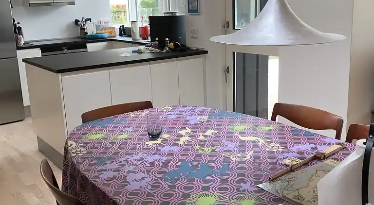 Sommerhus m fjordudsigt og stor indhegnet have