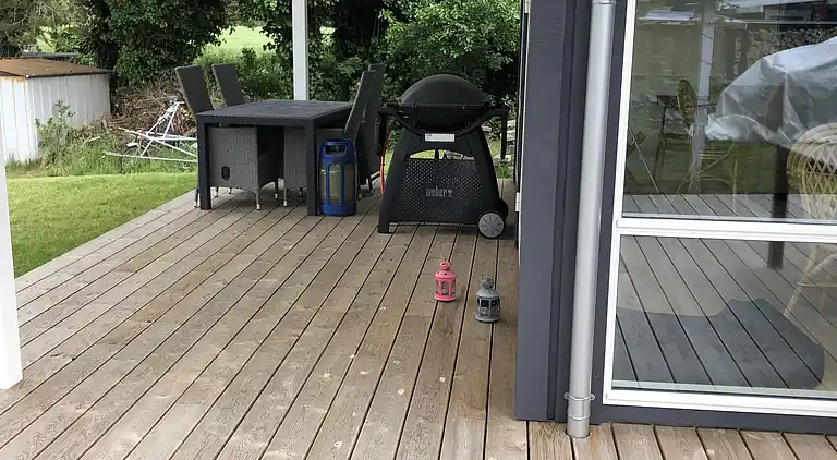 Sommerhus m fjordudsigt og stor indhegnet have