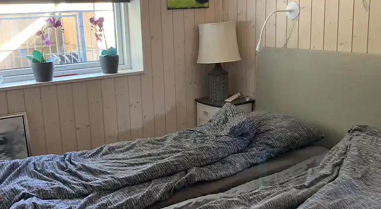 Sommerhus m fjordudsigt og stor indhegnet have