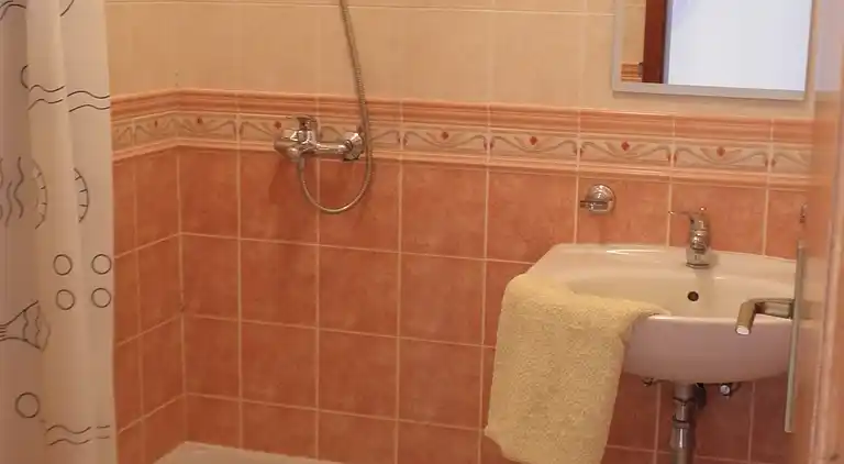 Two bedroom apartment near beach Supetarska Draga - Gornja,