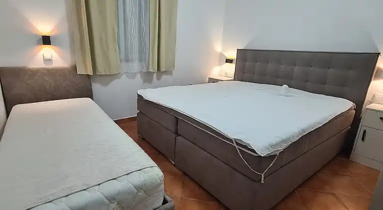 Two bedroom apartment near beach Supetarska Draga - Gornja,