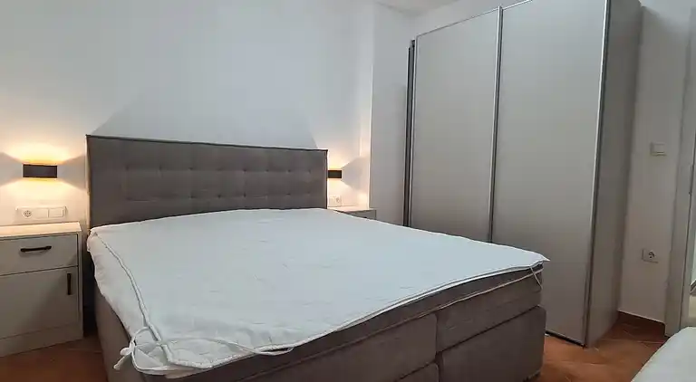 Two bedroom apartment near beach Supetarska Draga - Gornja,