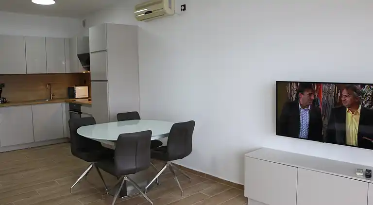 Two bedroom apartment near beach Supetarska Draga - Gornja,