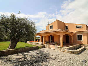 Radici Sicilian Holiday Home-B – An Oasis of Relaxation in
