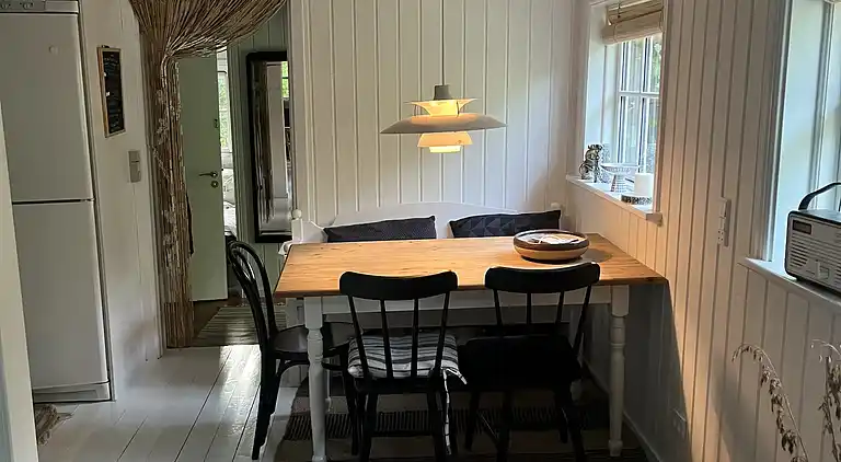 Hyggeligt sommerhus tæt på skov og strand