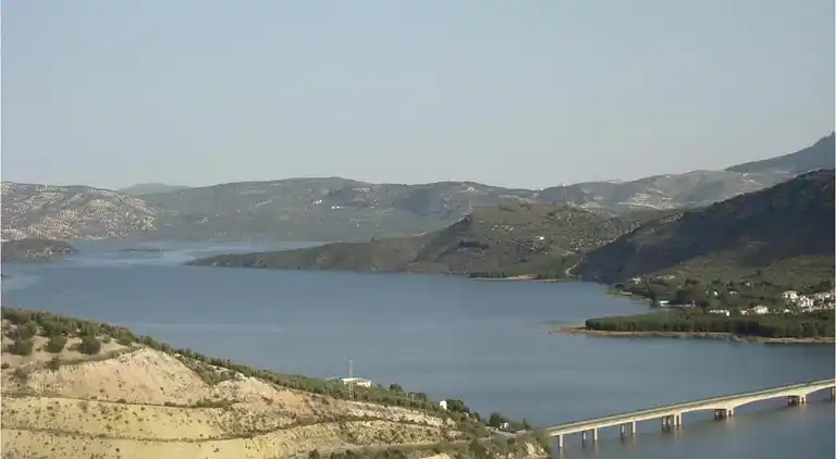 Gårdshus i Fuentes de Cesna