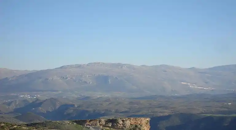 Farm house in Fuentes de Cesna