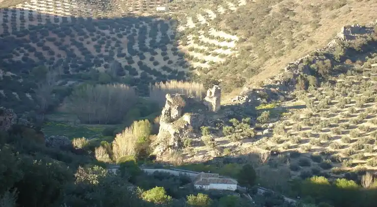 Farm house in Fuentes de Cesna