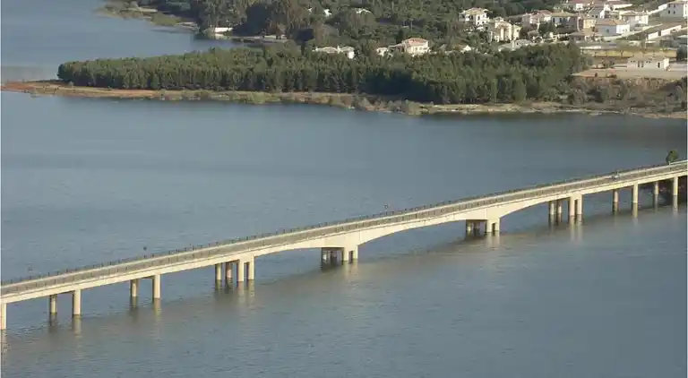 Gårdshus i Fuentes de Cesna