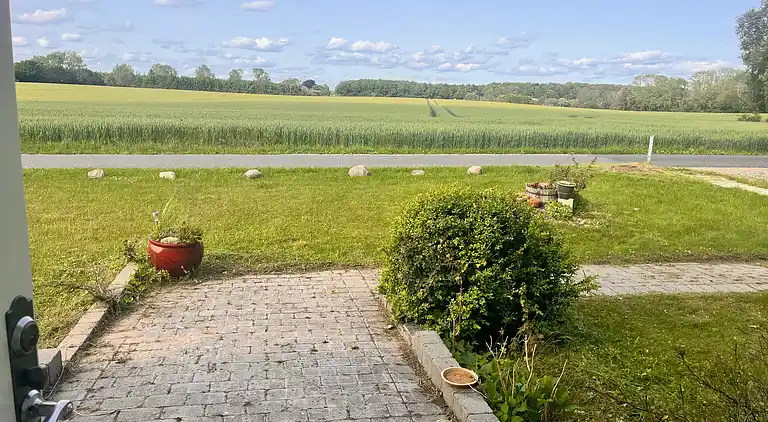 Stor villa i naturskønne omgivelser tæt på strand