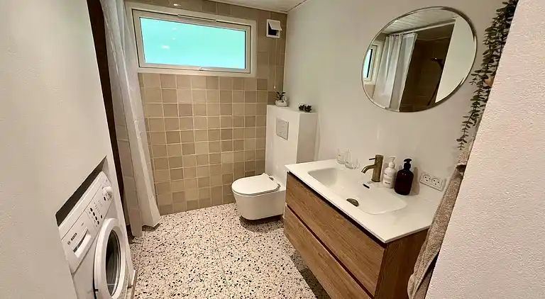 Nyrenoveret sommerhus ved Kvie sø