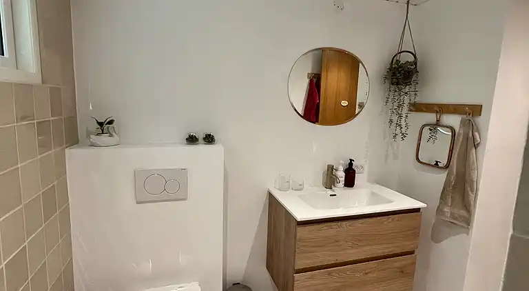 Nyrenoveret sommerhus ved Kvie sø