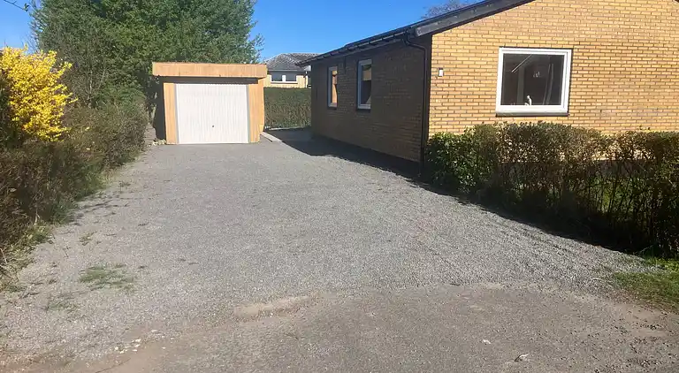 Ægte sommerhusstemning ved strand og klitter