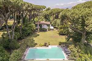 Luxury Villa with Swimming pool at 700 meters from the sea