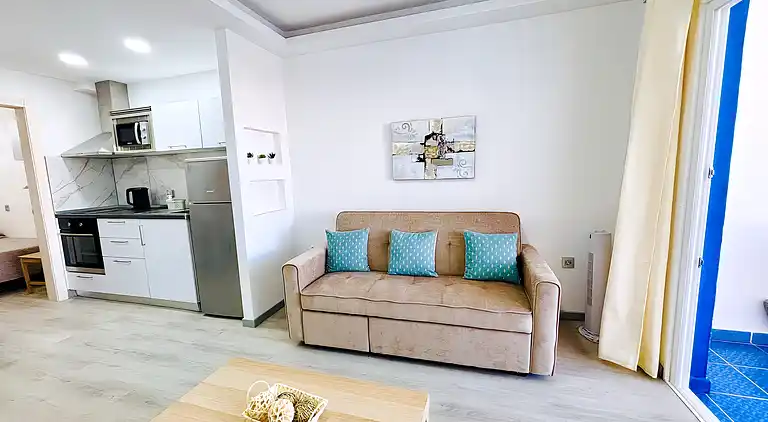 Apartment Bellisima mit Pool & Wifi, nur 200m vom Meer in