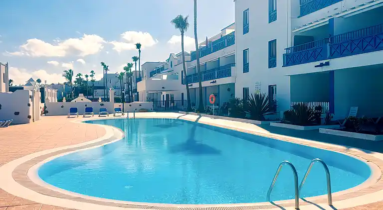 Apartment Bellisima mit Pool & Wifi, nur 200m vom Meer in