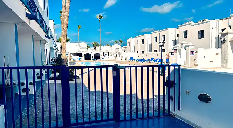 Apartment Bellisima mit Pool & Wifi, nur 200m vom Meer in