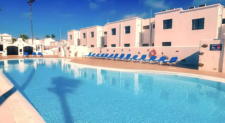Apartment Bellisima mit Pool & Wifi, nur 200m vom Meer in