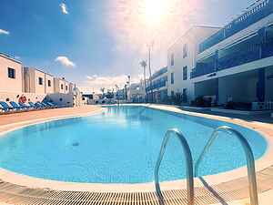 Apartment Bellissima with pool and Wi-Fi, 200m from the sea