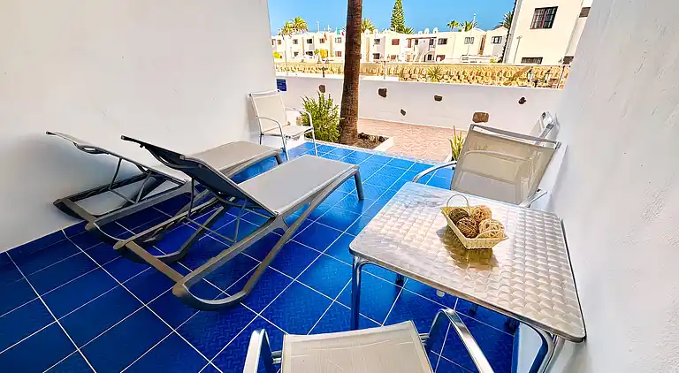 Apartment Bellisima mit Pool & Wifi, nur 200m vom Meer in