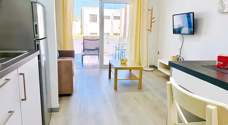 Apartment Bellisima mit Pool & Wifi, nur 200m vom Meer in