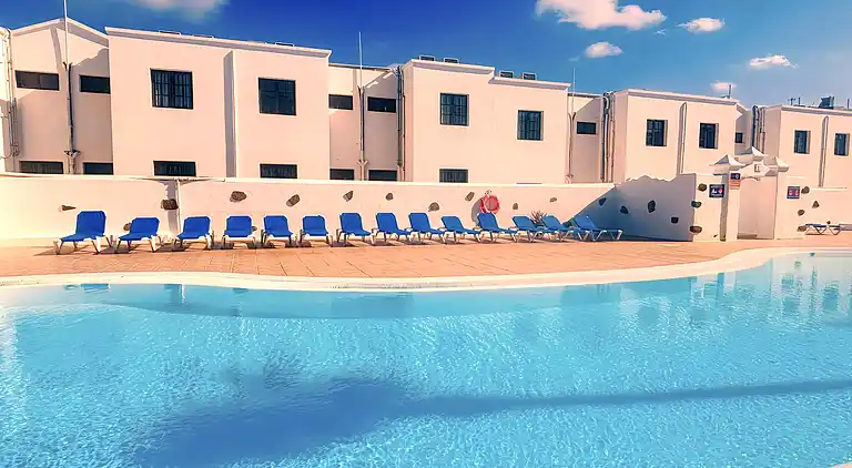 Apartment Bellisima mit Pool & Wifi, nur 200m vom Meer in