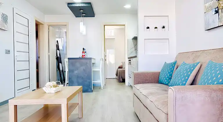 Apartment Bellisima mit Pool & Wifi, nur 200m vom Meer in