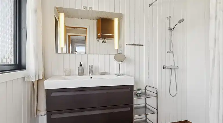 Dejligt sommerhus tæt på vandet