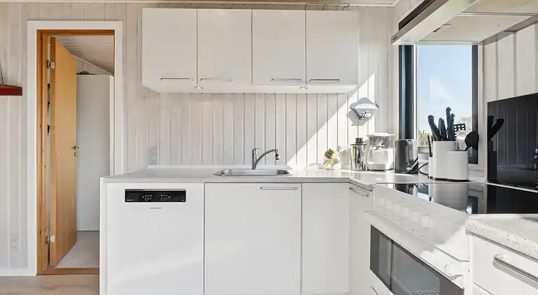 Dejligt sommerhus tæt på vandet