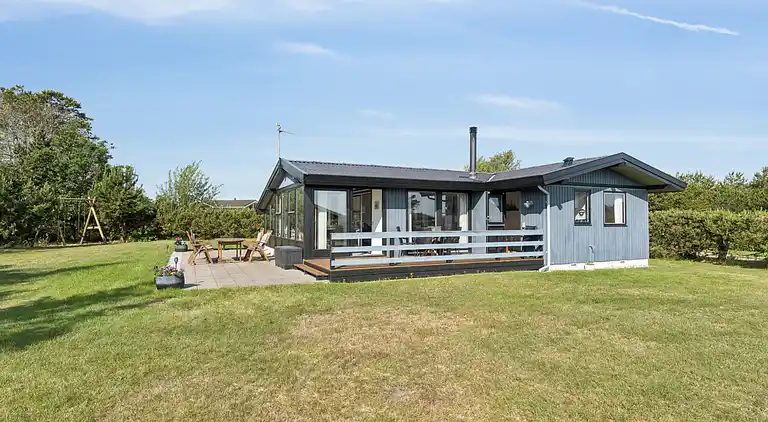 Dejligt sommerhus tæt på vandet