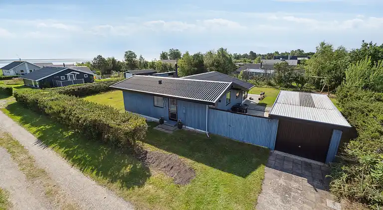 Dejligt sommerhus tæt på vandet