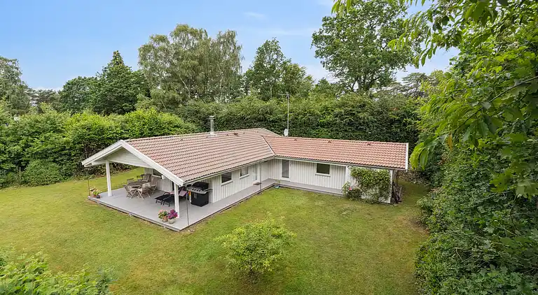 Hyggeligt og velindrettet sommerhus i Hornbæk