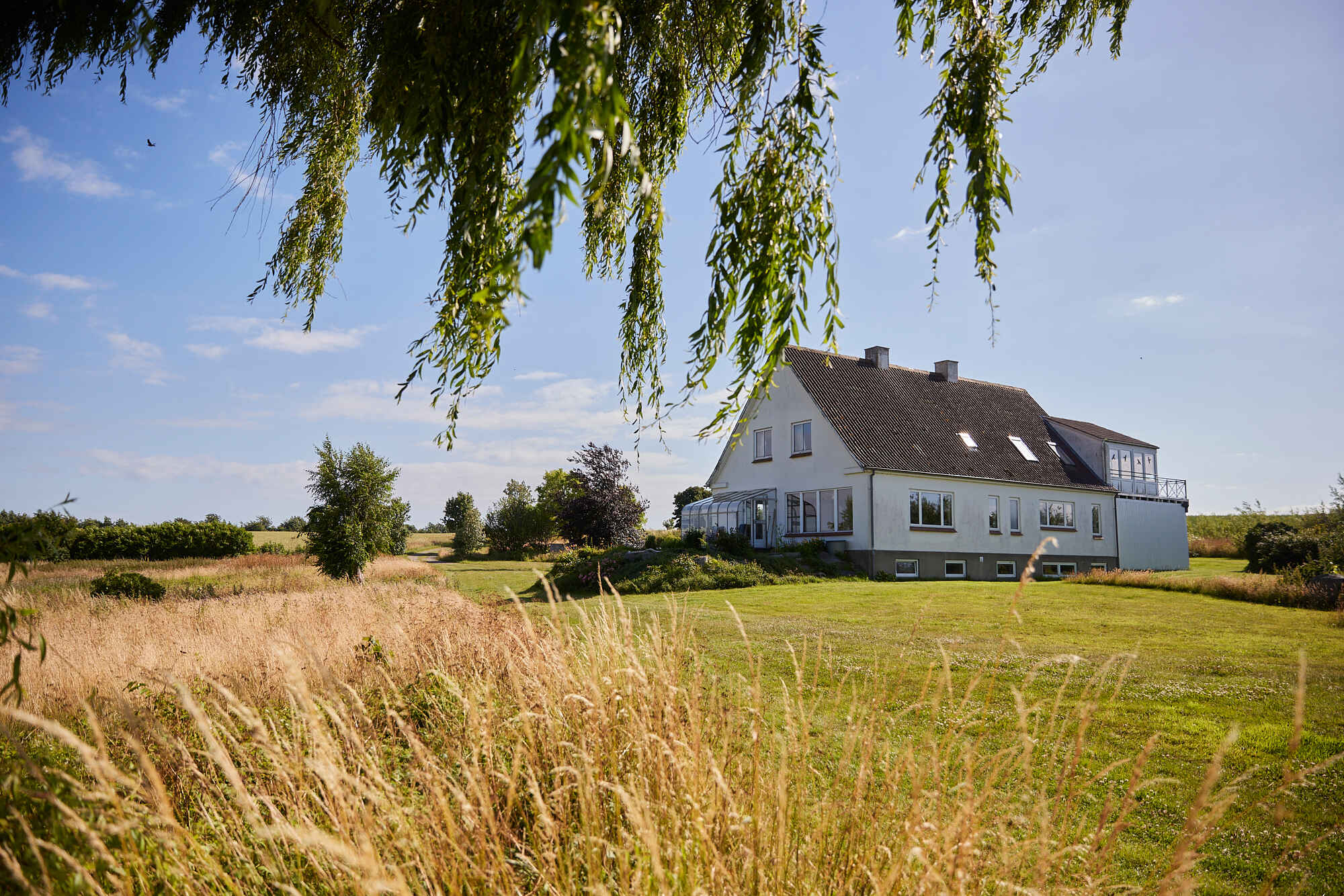 Abkjeldsgård   Helnæs Byvej 11