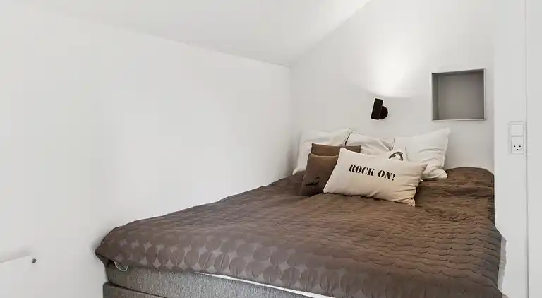 Nyrenoveret sommerhus tæt på strand