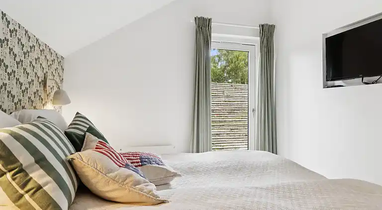 Nyrenoveret sommerhus tæt på strand