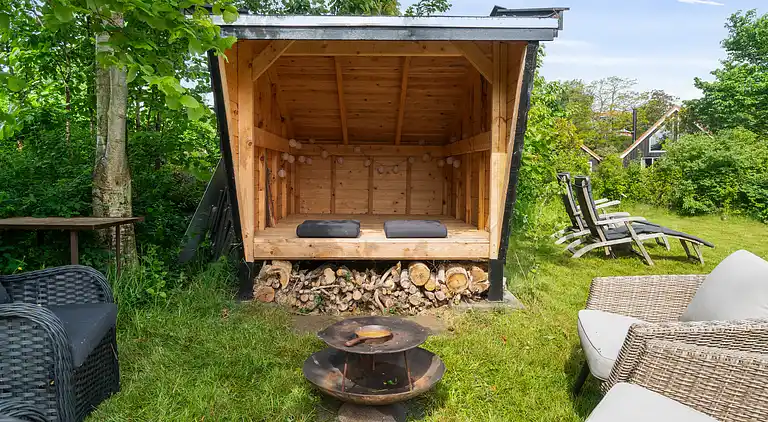 Skønt beliggende fritidshus i Melsted, Gudhjem