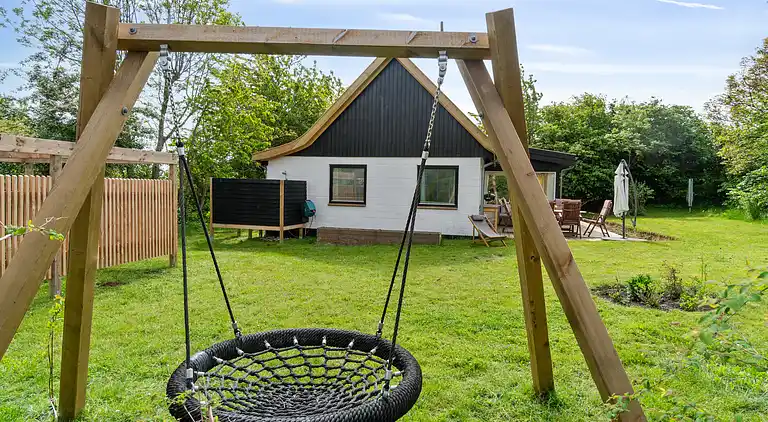 Skønt beliggende fritidshus i Melsted, Gudhjem