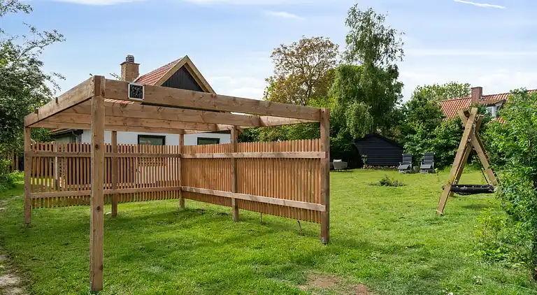 Skønt beliggende fritidshus i Melsted, Gudhjem