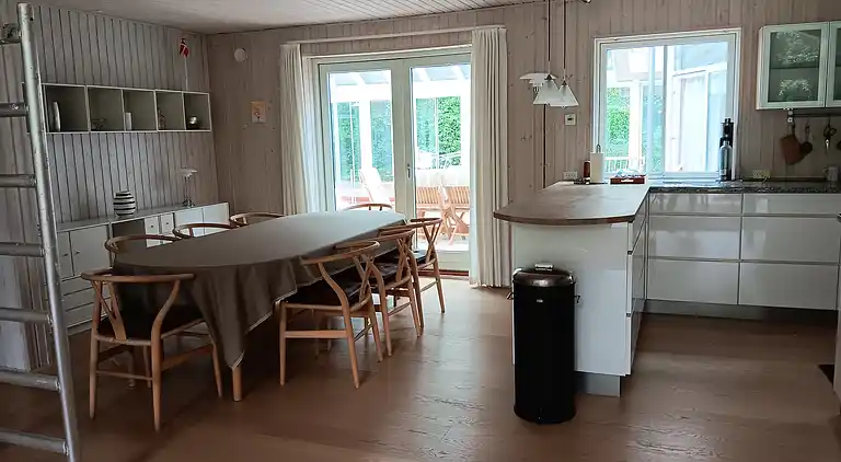 Stor feriebolig tæt på naturen