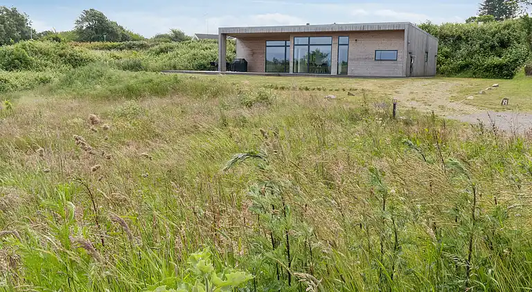 Havudsigt og hygge i arkitekttegnet hus