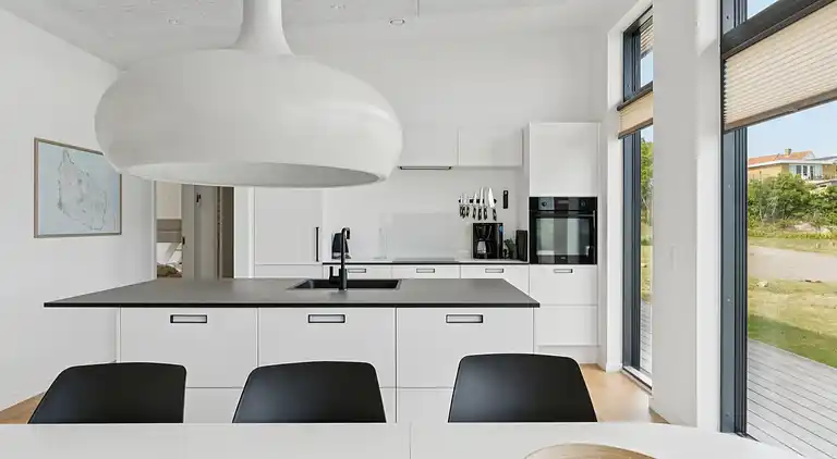 Havudsigt og hygge i arkitekttegnet hus