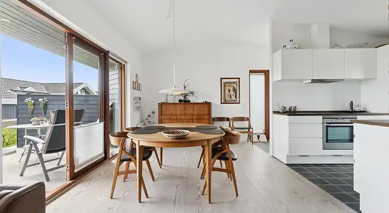 Skøn bolig i As Vig 100 m fra strand