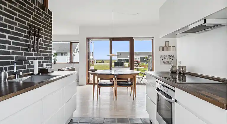 Skøn bolig i As Vig 100 m fra strand