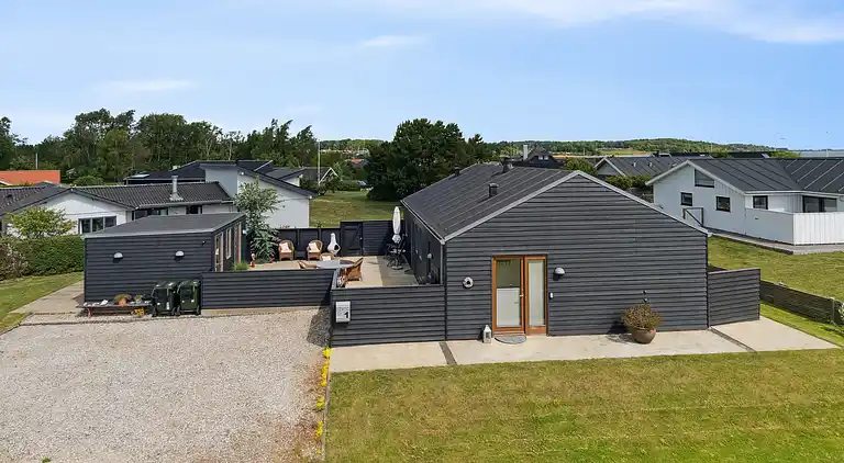 Skøn bolig i As Vig 100 m fra strand