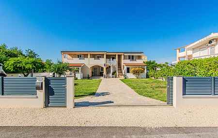 Apartment in Nin