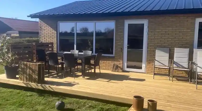 Ægte sommerhusstemning ved strand og klitter