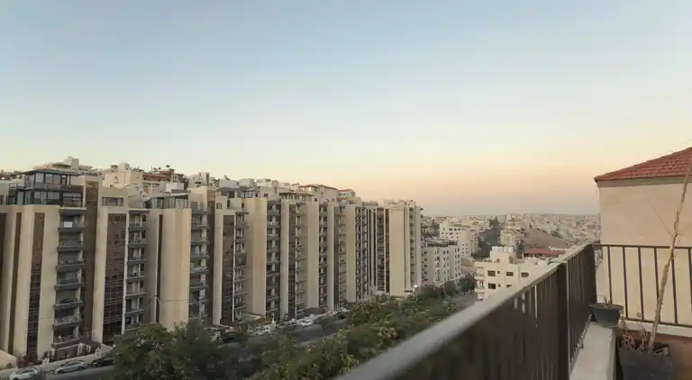 Charmantes Amman Apartment mit zentraler Klimaanlage und